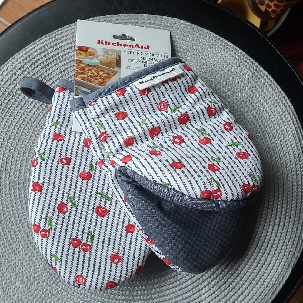 KitchenAid Mini Mitts